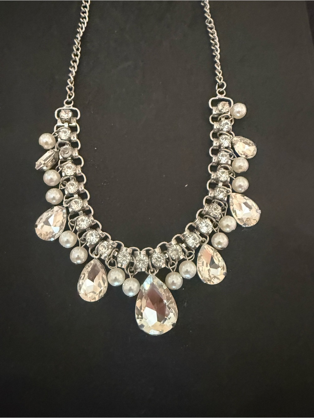 Beautiful Silver-Tone Crystal Teardrop Statement Necklace - Clear